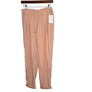 New Let Her Be Women’s Women’s Pants Large Peach Metallic BNWOT